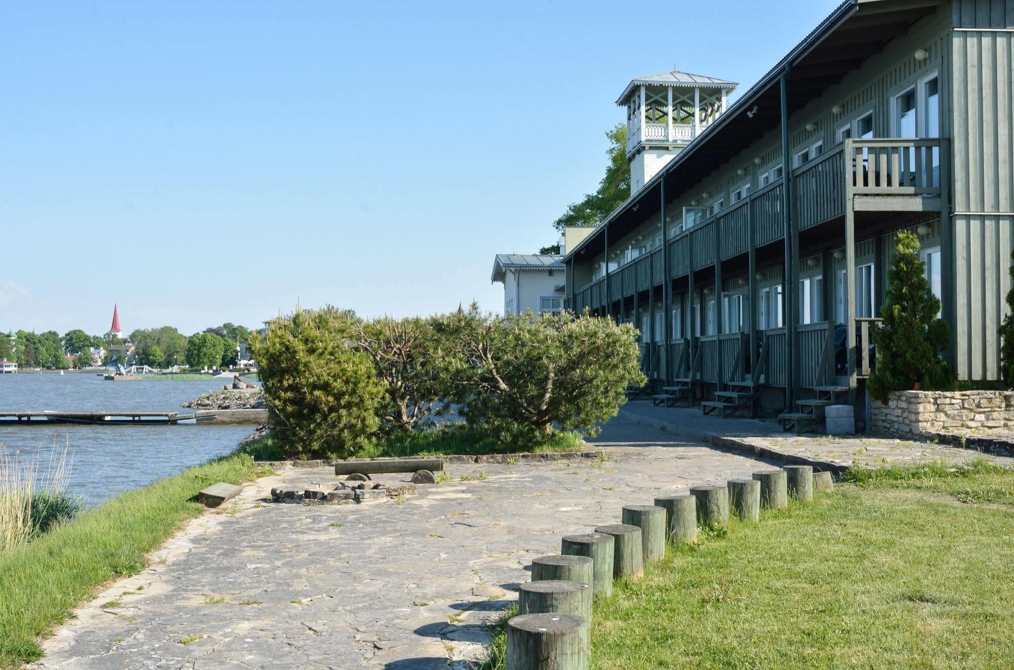 Hotel Promenaadi Haapsalu Εξωτερικό φωτογραφία